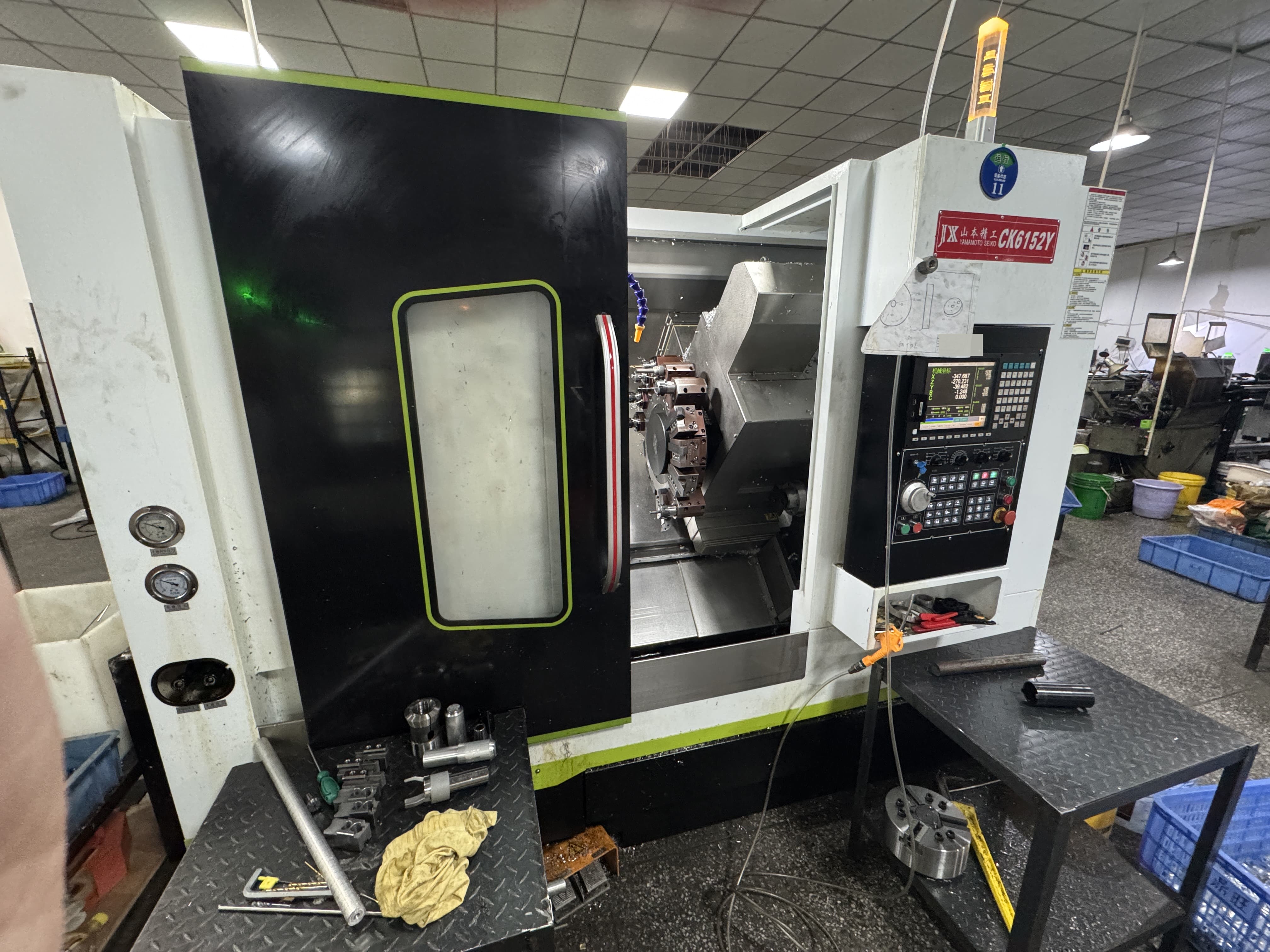Forgeon machining station for precision turned components